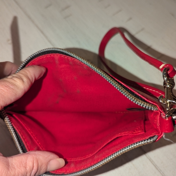 Dooney Bourke wristlet - Picture 4 of 11